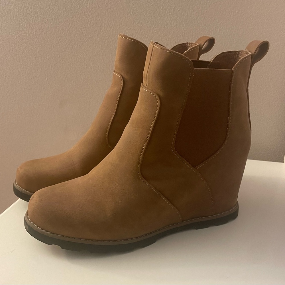 Universal Threads Booties - Picture 2 of 4
